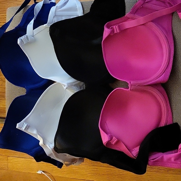 Bras - Picture 2 of 2